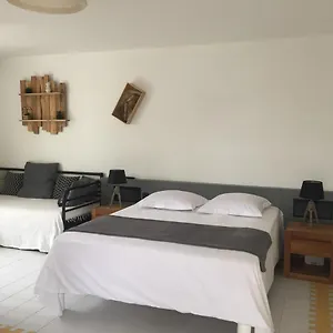 https://appartement-2-a-4-personnes-bord-de-plage-et-grande-piscine.comcaribbean.com