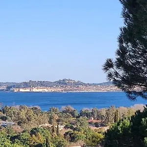 https://eden-lou-lappart-vue-exceptionnelle-sur-saint-tropez.fr-provencehotel.com