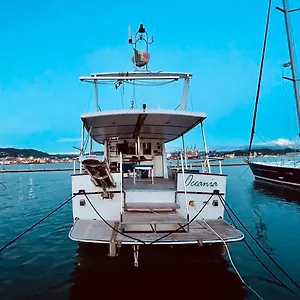 Oceania Boat Tour Bateau-hôtel